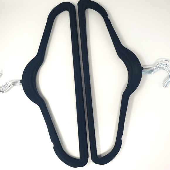 10 Velvet Hangers - Picture 1 of 8